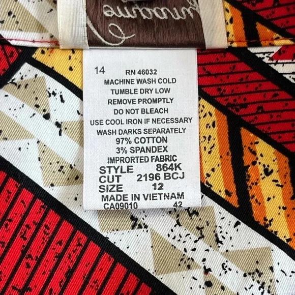 Company Collection | Women’s Vintage Abstract Print Blazer - Picture 4 of 4